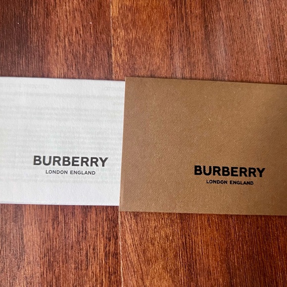 NWT Burberry Small Book Tote Archive Beige retails $1250 - Picture 7 of 16